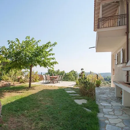 Sunny Villa *